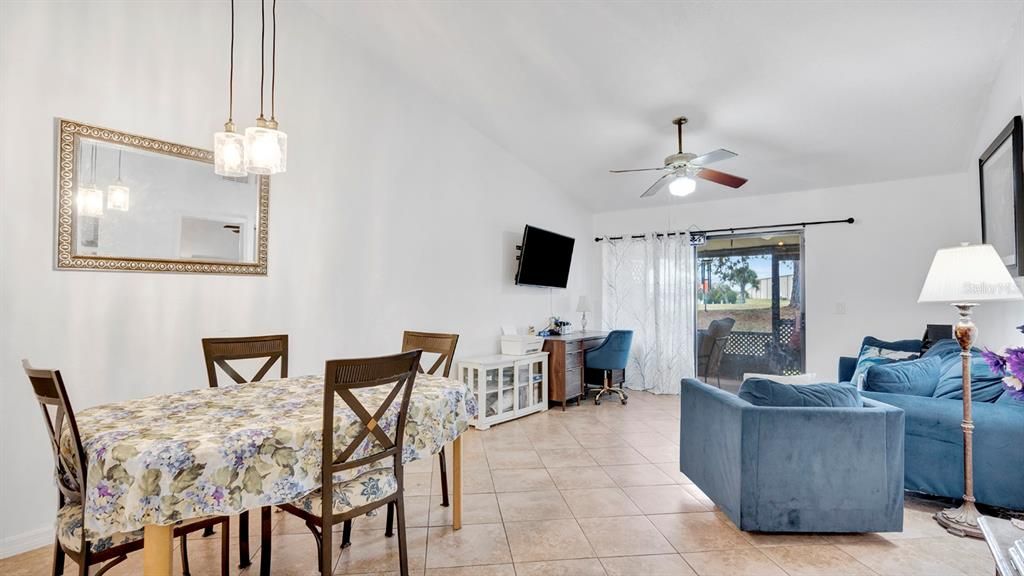En Venta: $237,900 (2 camas, 2 baños, 1066 Pies cuadrados)