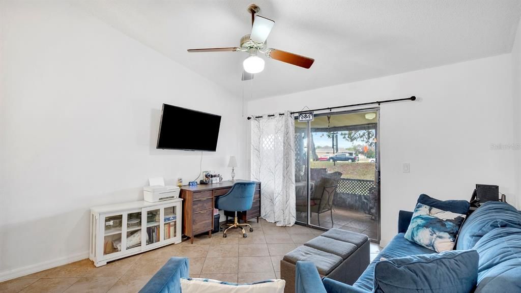 En Venta: $237,900 (2 camas, 2 baños, 1066 Pies cuadrados)