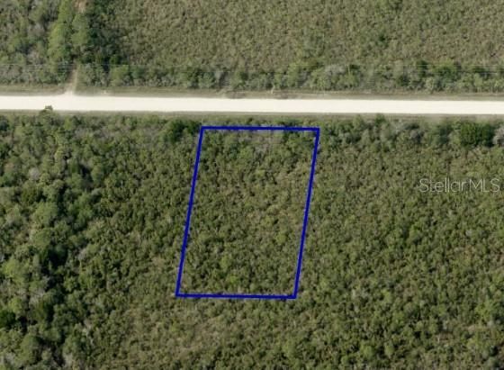 На продажу: $22,000 (1.04 acres)