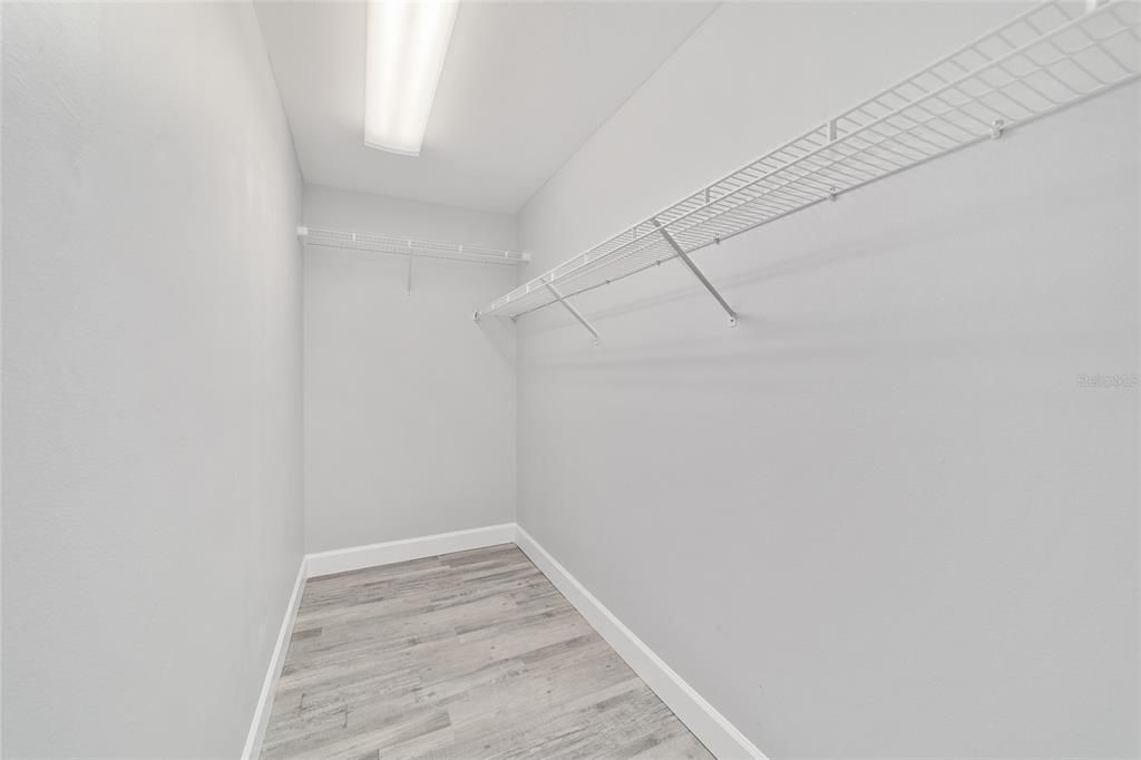 Activo con contrato: $300,000 (3 camas, 2 baños, 1606 Pies cuadrados)