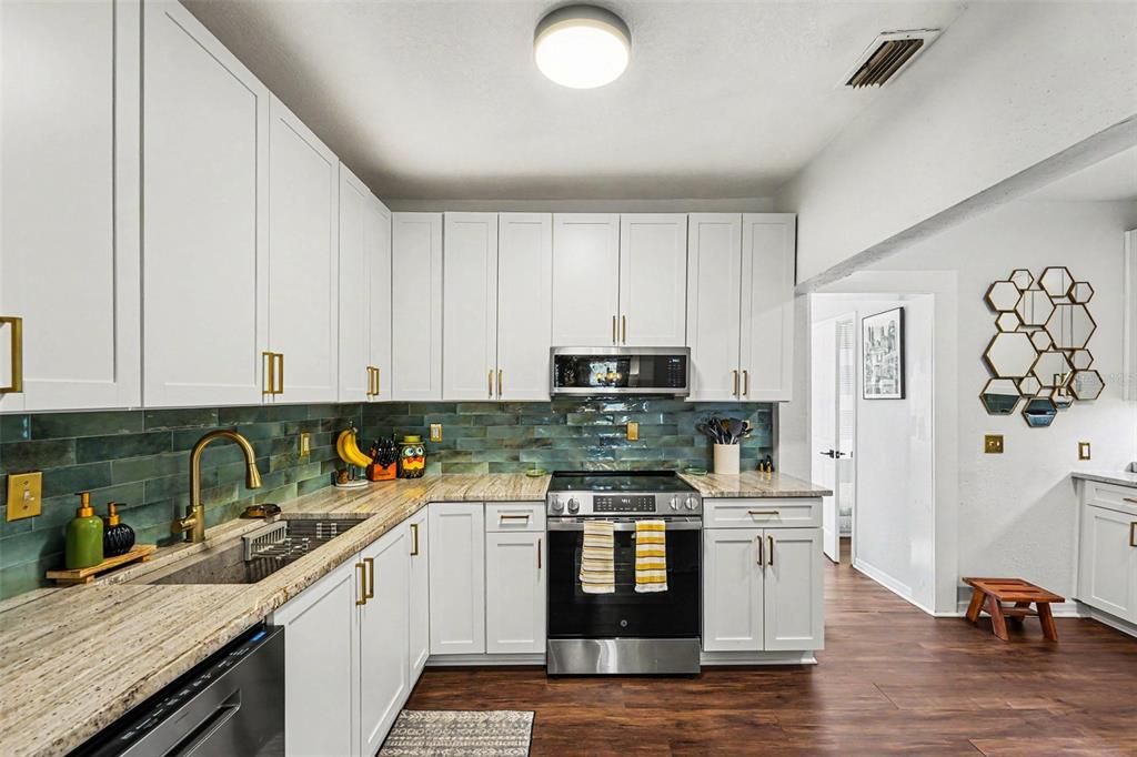Activo con contrato: $315,000 (2 camas, 2 baños, 1173 Pies cuadrados)