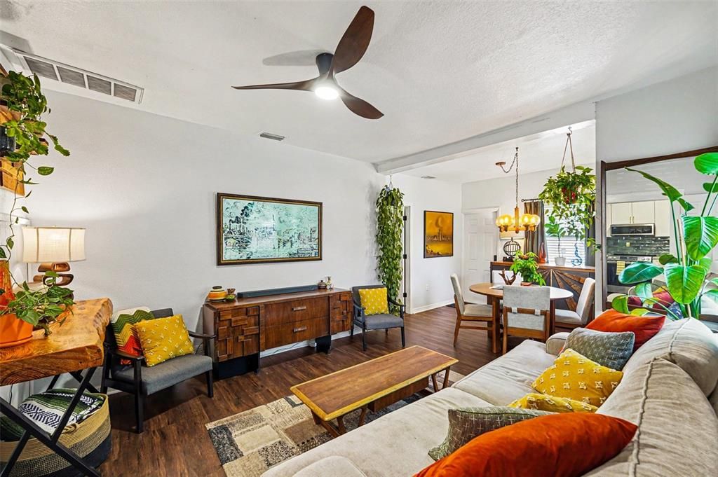 Activo con contrato: $315,000 (2 camas, 2 baños, 1173 Pies cuadrados)