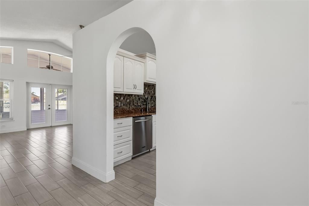 Active With Contract: $315,000 (3 beds, 2 baths, 1260 Square Feet)
