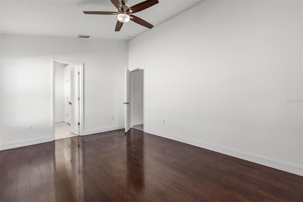 Active With Contract: $315,000 (3 beds, 2 baths, 1260 Square Feet)