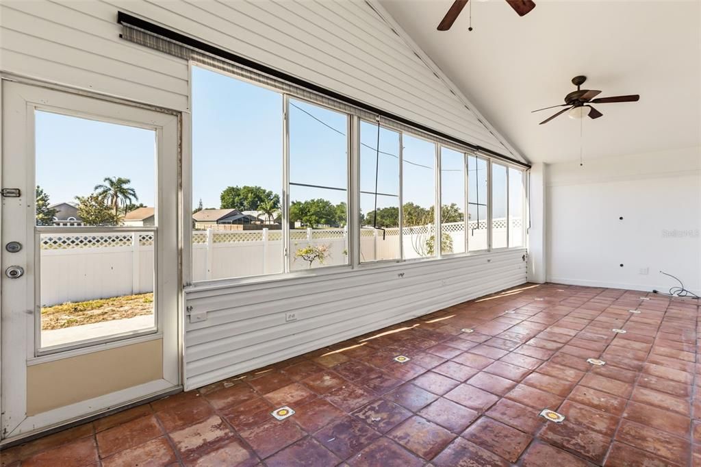 Active With Contract: $315,000 (3 beds, 2 baths, 1260 Square Feet)