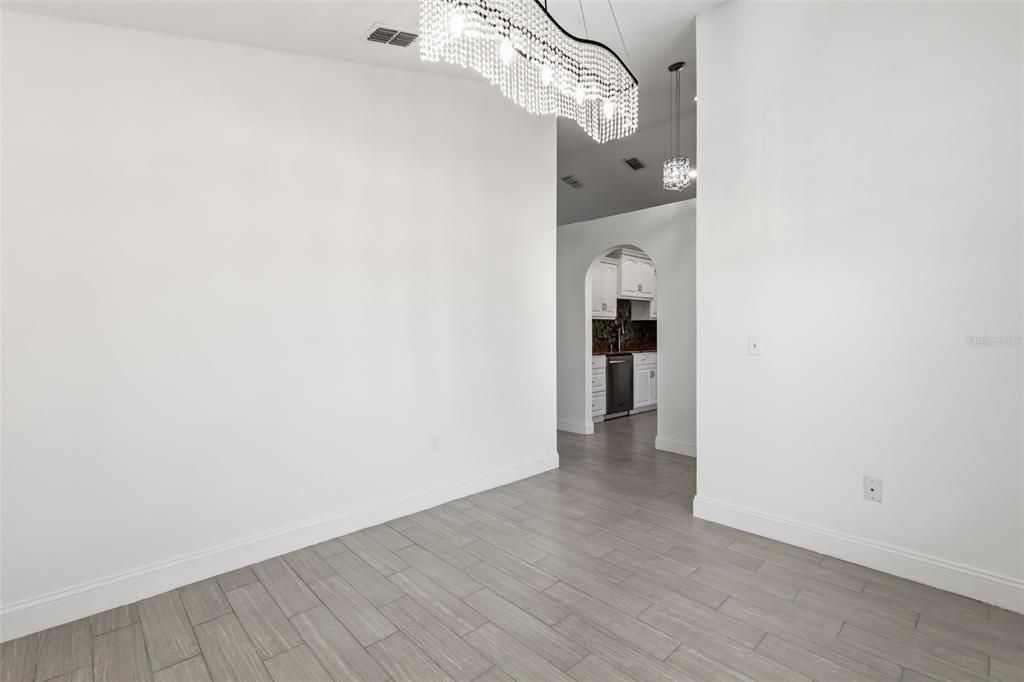 Active With Contract: $315,000 (3 beds, 2 baths, 1260 Square Feet)