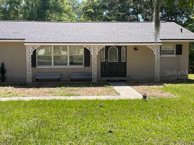 For Rent: $2,500 (3 beds, 2 baths, 2220 Square Feet)