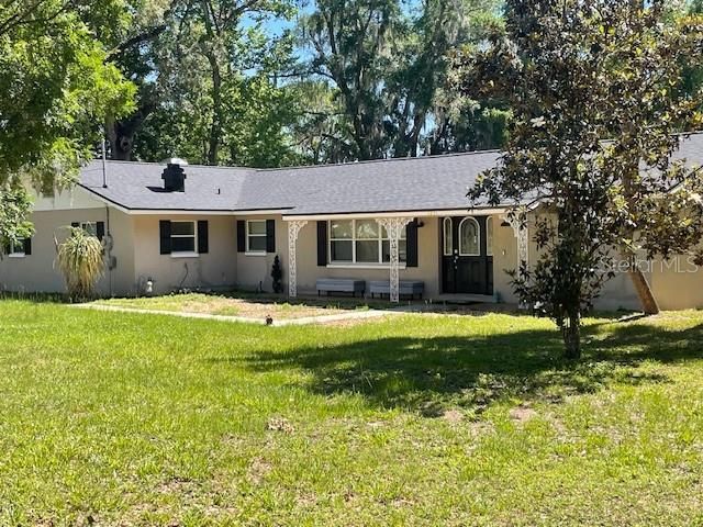 For Rent: $2,500 (3 beds, 2 baths, 2220 Square Feet)