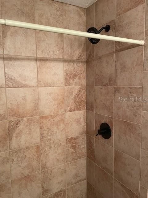 For Rent: $2,500 (3 beds, 2 baths, 2220 Square Feet)