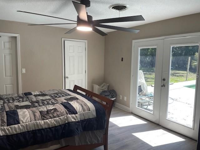 For Rent: $2,500 (3 beds, 2 baths, 2220 Square Feet)