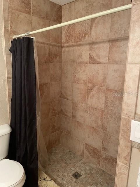 For Rent: $2,500 (3 beds, 2 baths, 2220 Square Feet)