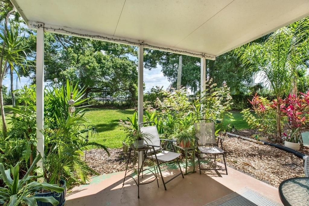 For Sale: $125,000 (1 beds, 1 baths, 825 Square Feet)