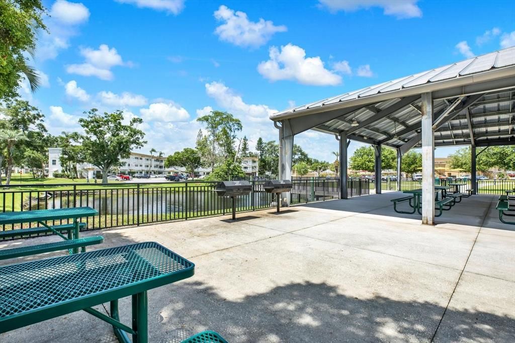 For Sale: $125,000 (1 beds, 1 baths, 825 Square Feet)