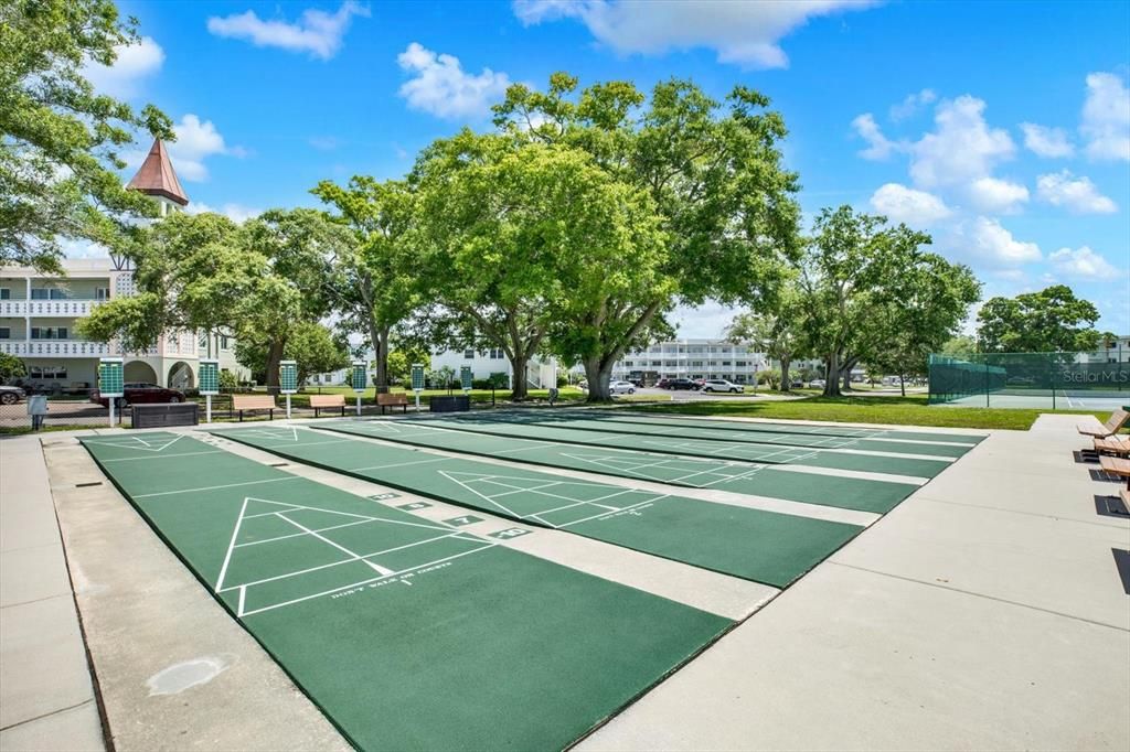 For Sale: $125,000 (1 beds, 1 baths, 825 Square Feet)