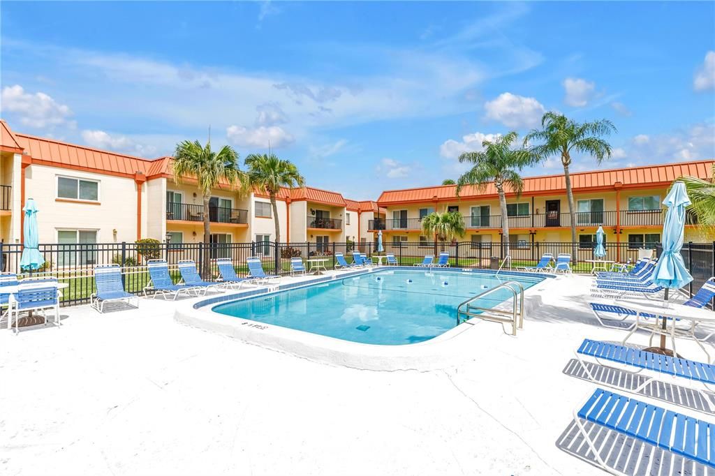 For Sale: $229,900 (2 beds, 1 baths, 760 Square Feet)