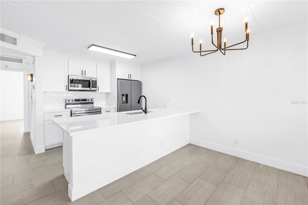 For Sale: $229,900 (2 beds, 1 baths, 760 Square Feet)