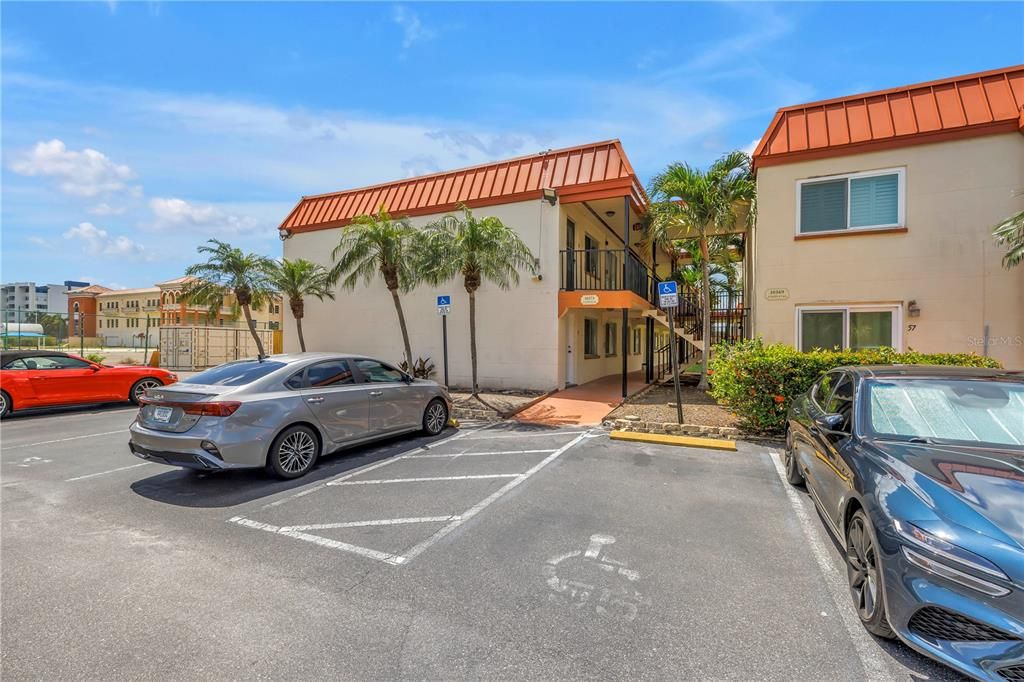For Sale: $229,900 (2 beds, 1 baths, 760 Square Feet)
