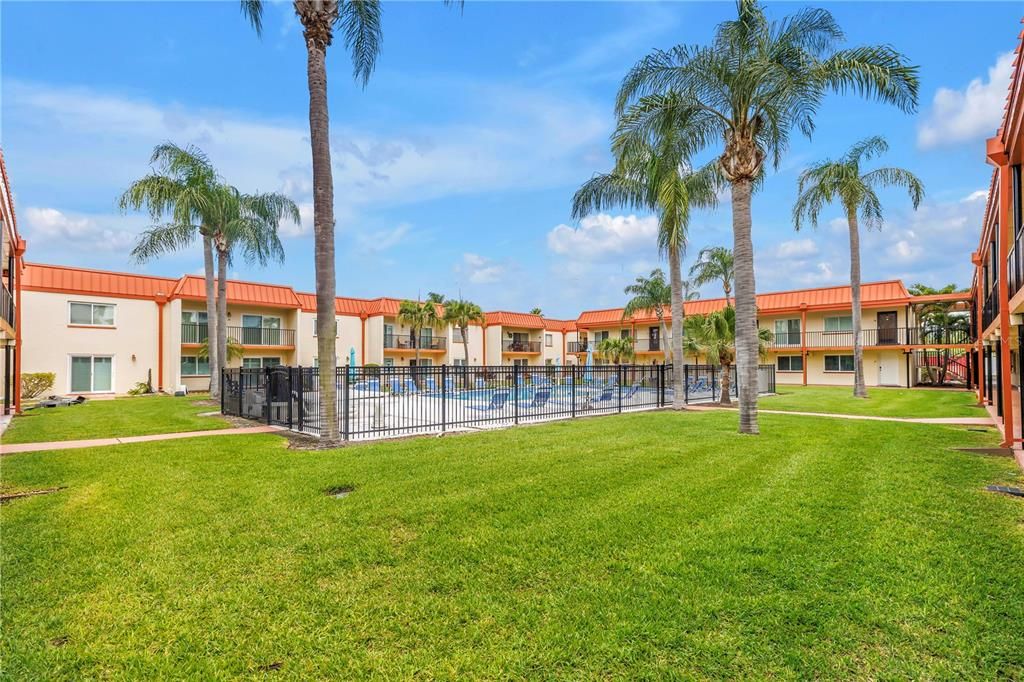 For Sale: $229,900 (2 beds, 1 baths, 760 Square Feet)