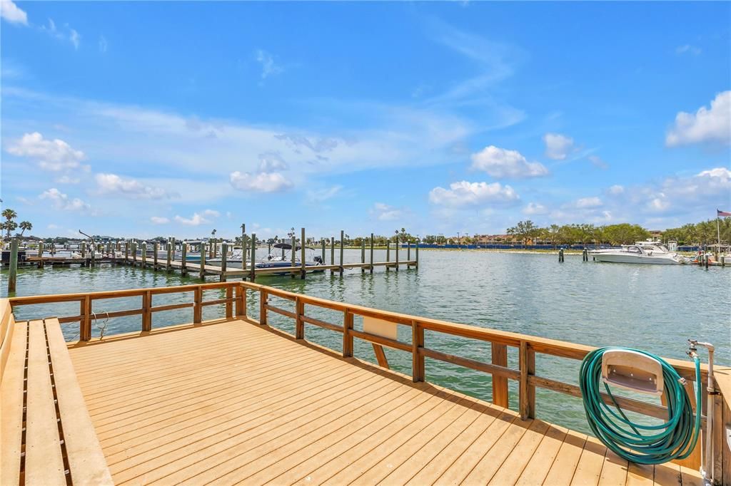 For Sale: $229,900 (2 beds, 1 baths, 760 Square Feet)