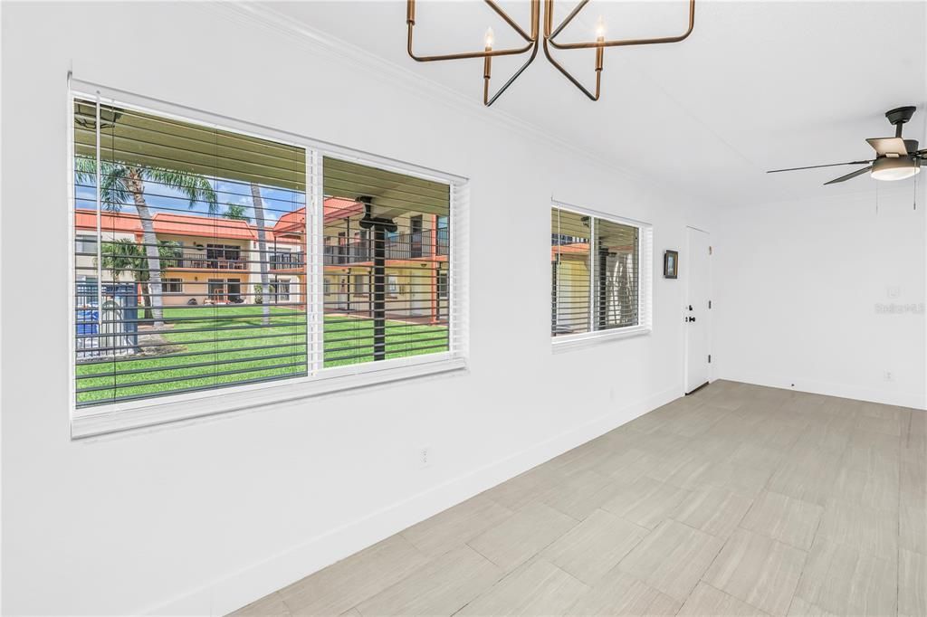 For Sale: $229,900 (2 beds, 1 baths, 760 Square Feet)