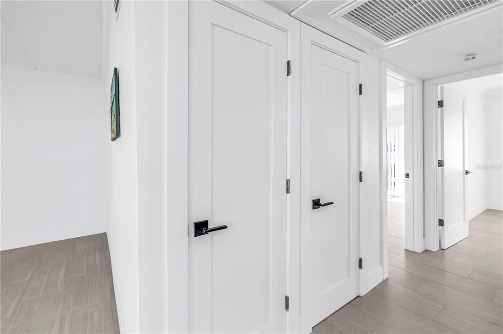 For Sale: $229,900 (2 beds, 1 baths, 760 Square Feet)