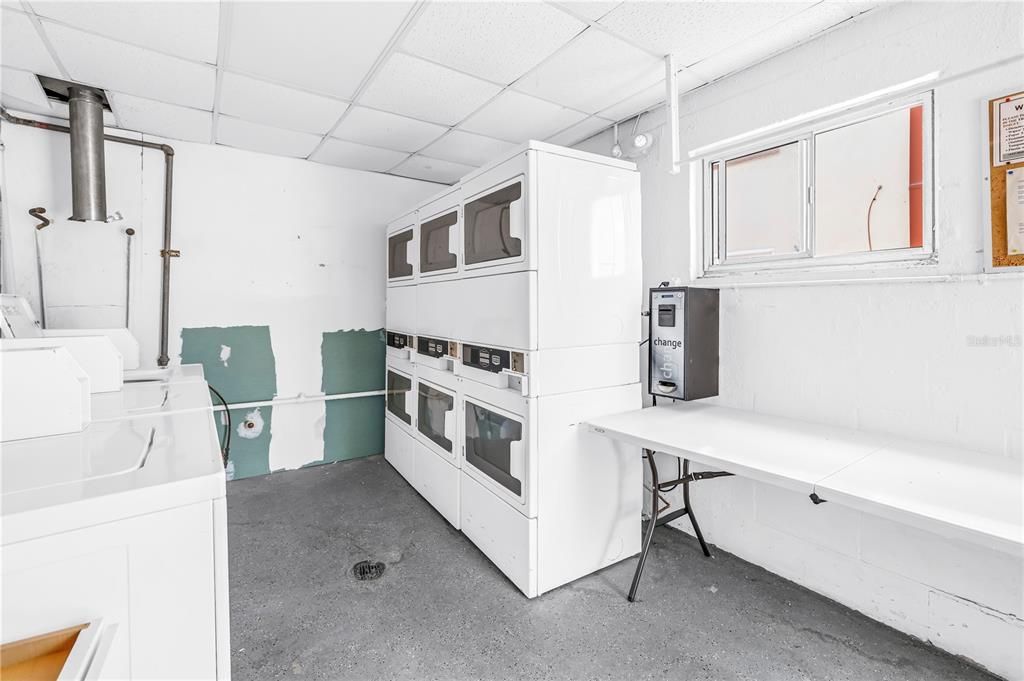 For Sale: $229,900 (2 beds, 1 baths, 760 Square Feet)