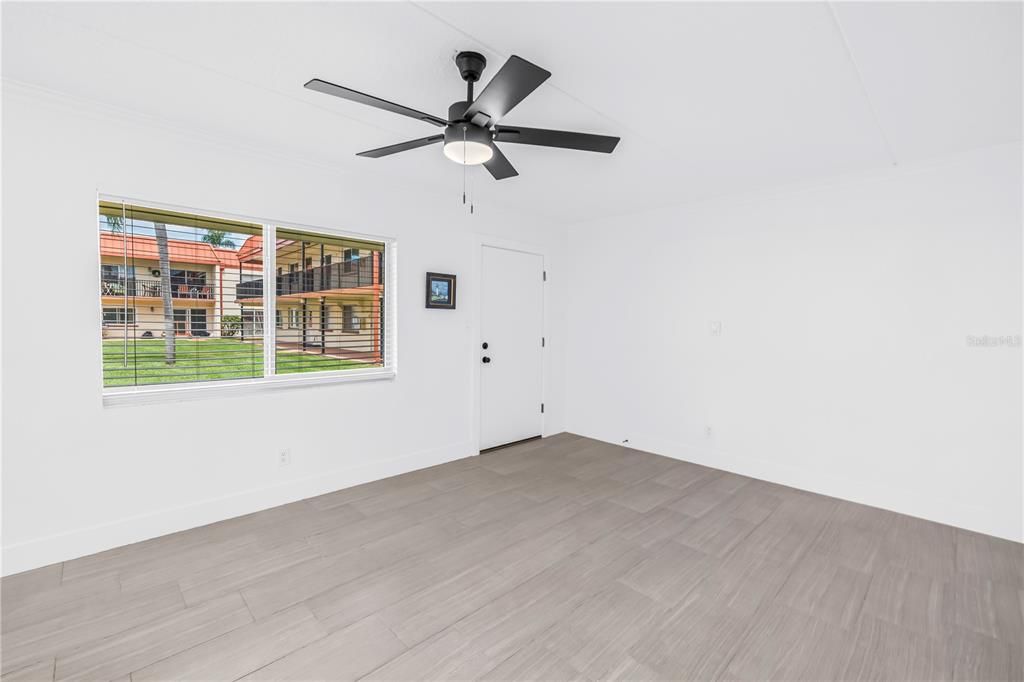 For Sale: $229,900 (2 beds, 1 baths, 760 Square Feet)