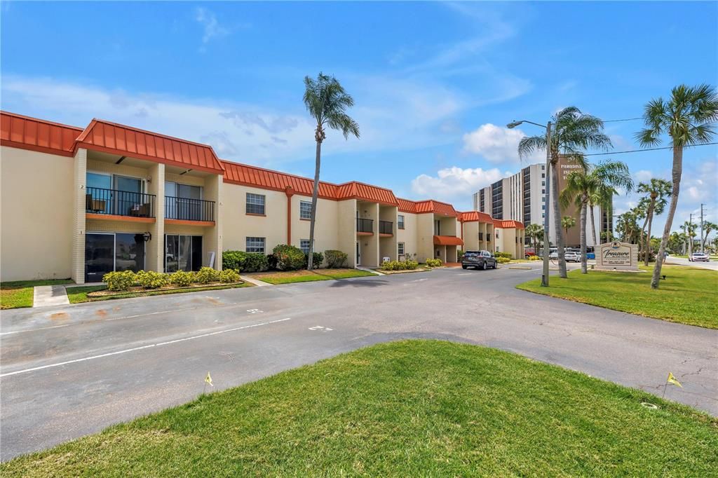 For Sale: $229,900 (2 beds, 1 baths, 760 Square Feet)
