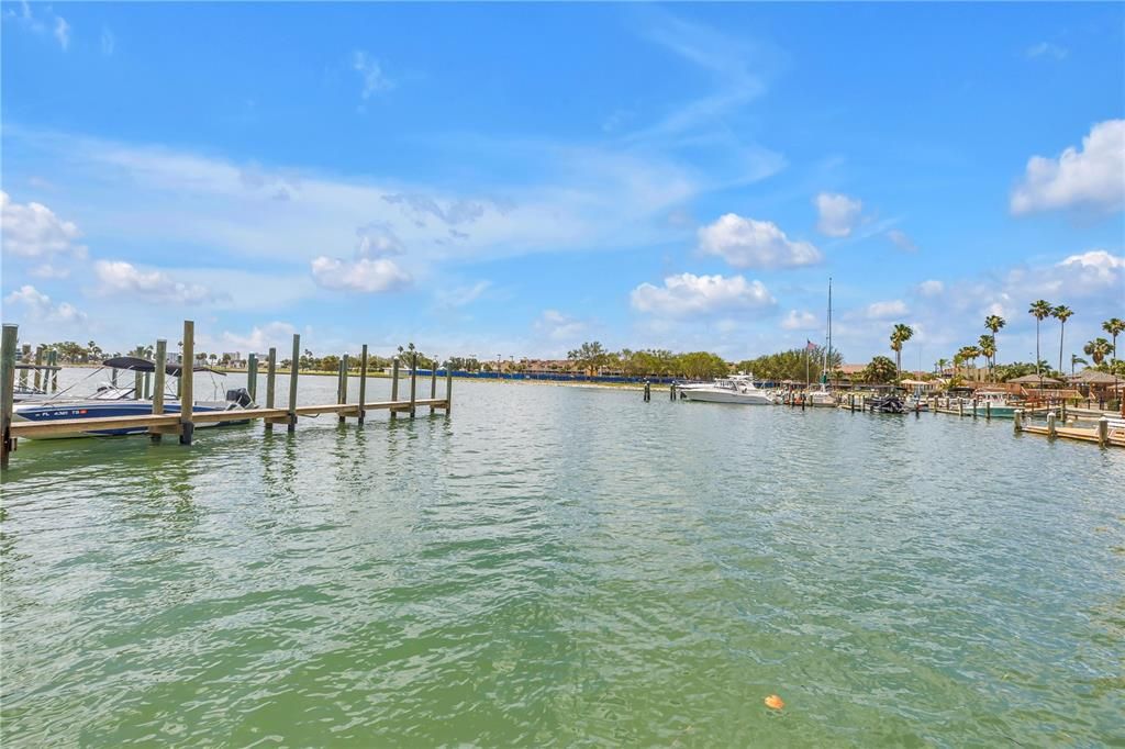 For Sale: $229,900 (2 beds, 1 baths, 760 Square Feet)