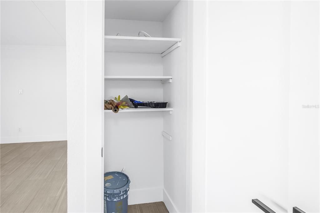 For Sale: $229,900 (2 beds, 1 baths, 760 Square Feet)