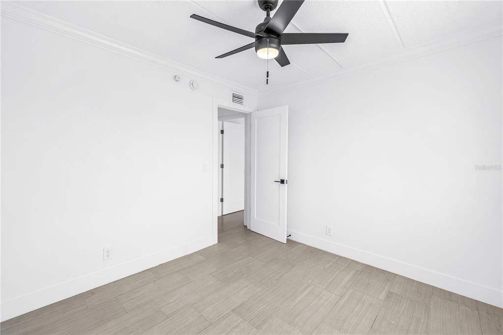 For Sale: $229,900 (2 beds, 1 baths, 760 Square Feet)