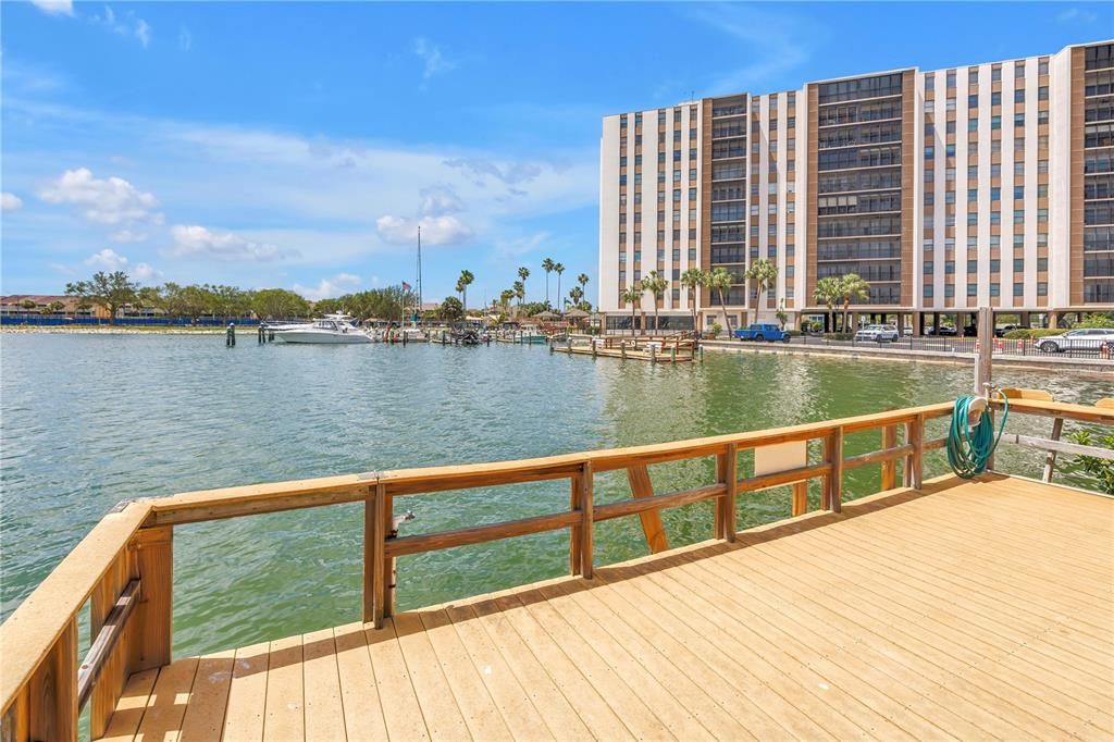 For Sale: $229,900 (2 beds, 1 baths, 760 Square Feet)