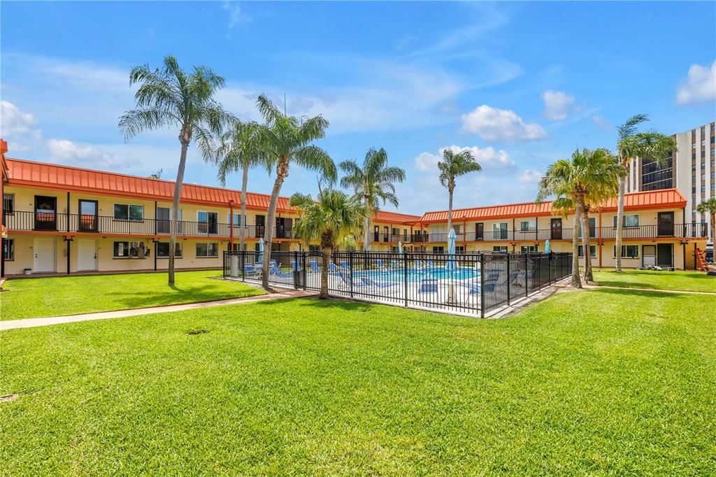 For Sale: $229,900 (2 beds, 1 baths, 760 Square Feet)