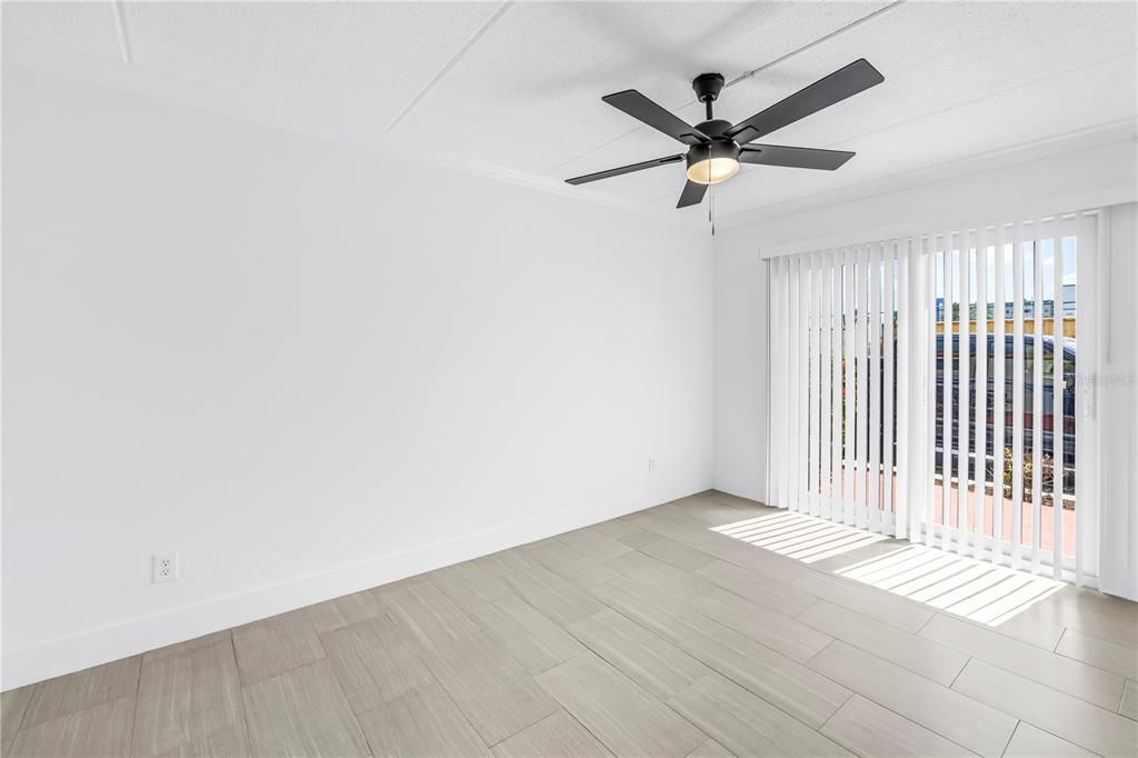 For Sale: $229,900 (2 beds, 1 baths, 760 Square Feet)