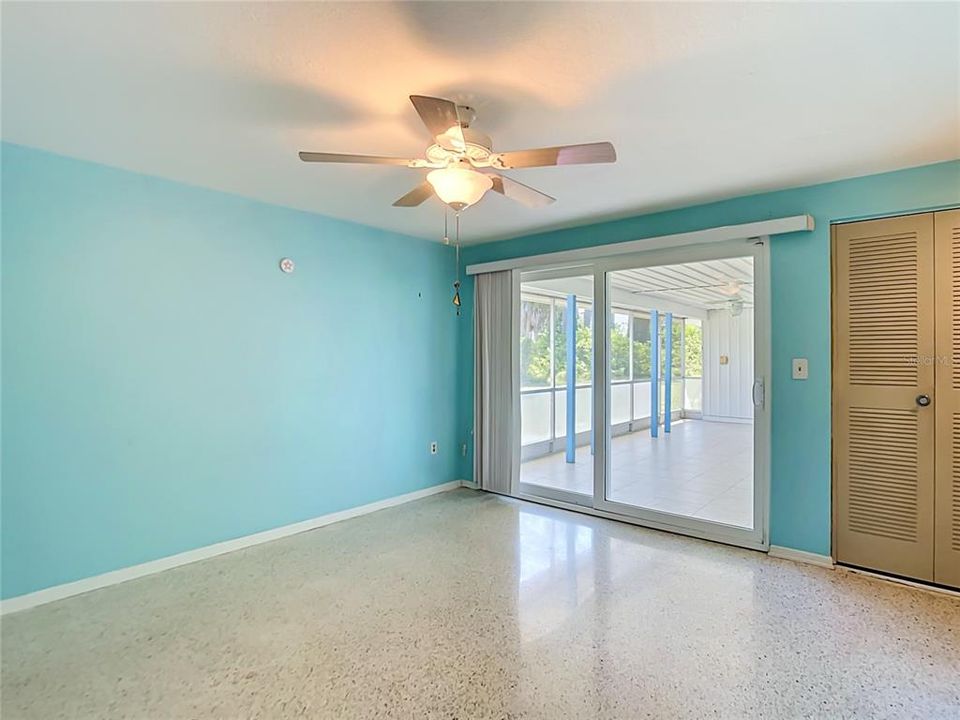 Activo con contrato: $235,000 (2 camas, 2 baños, 917 Pies cuadrados)
