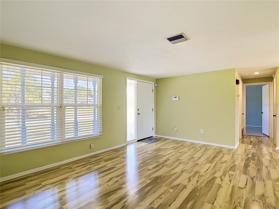 Activo con contrato: $235,000 (2 camas, 2 baños, 917 Pies cuadrados)