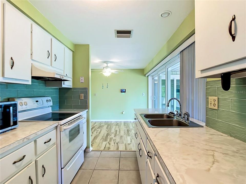 Activo con contrato: $235,000 (2 camas, 2 baños, 917 Pies cuadrados)