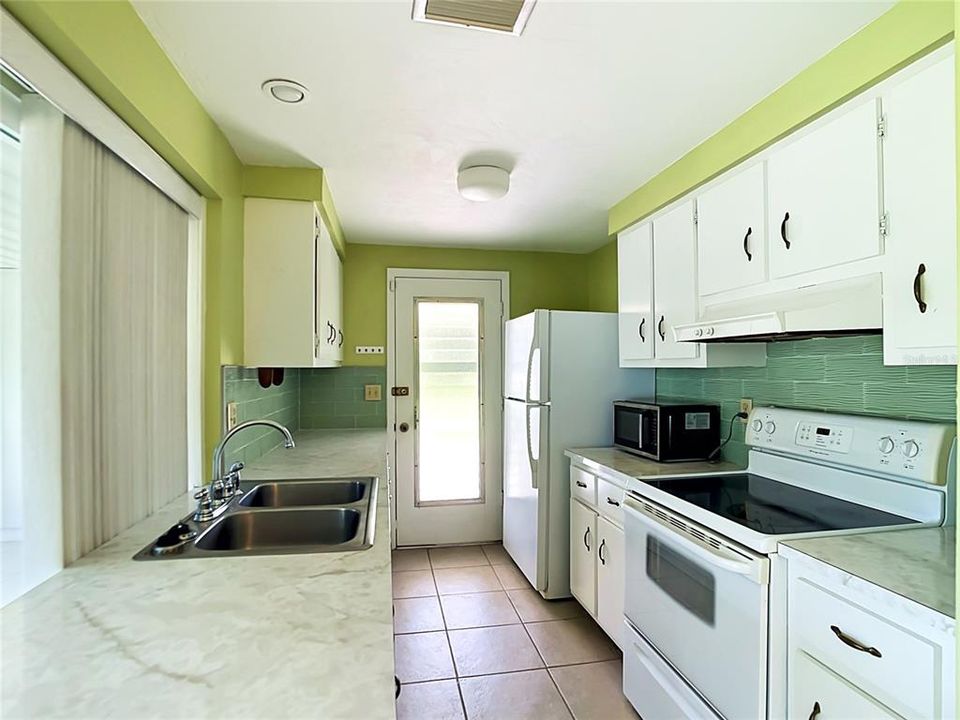 Activo con contrato: $235,000 (2 camas, 2 baños, 917 Pies cuadrados)