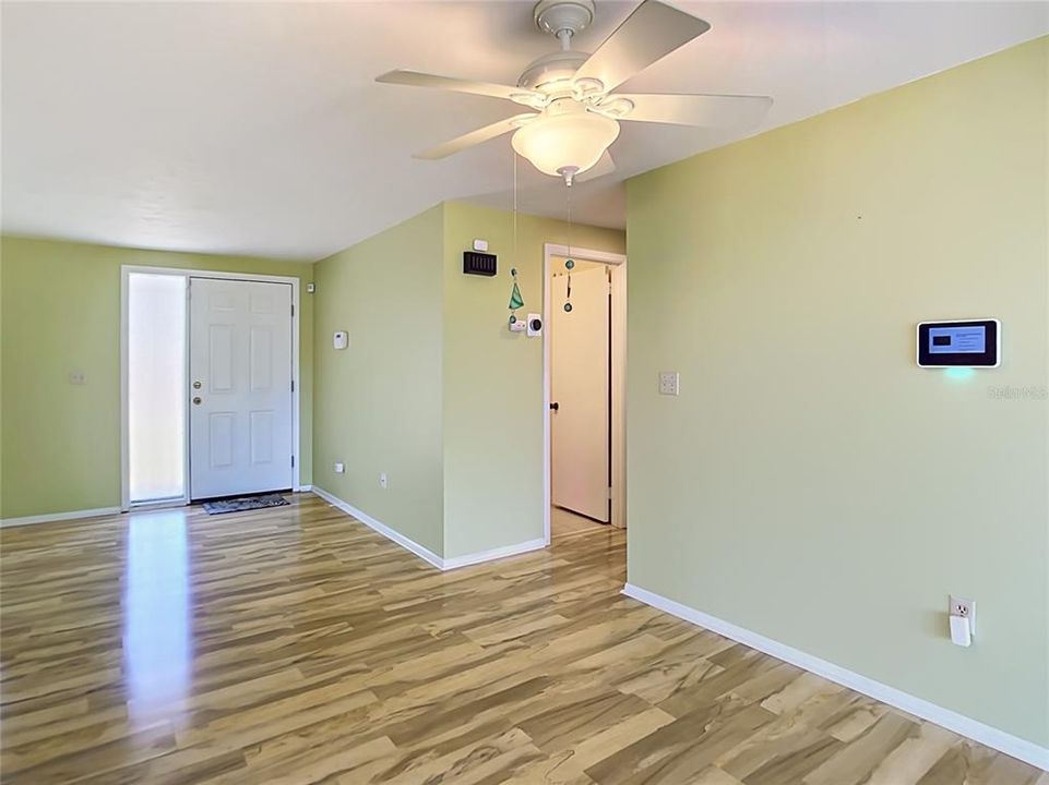 Activo con contrato: $235,000 (2 camas, 2 baños, 917 Pies cuadrados)
