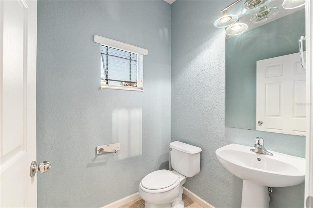 For Sale: $200,000 (3 beds, 2 baths, 1542 Square Feet)