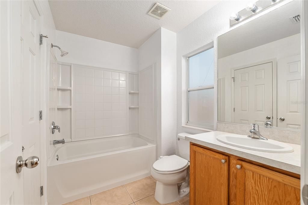 For Sale: $200,000 (3 beds, 2 baths, 1542 Square Feet)