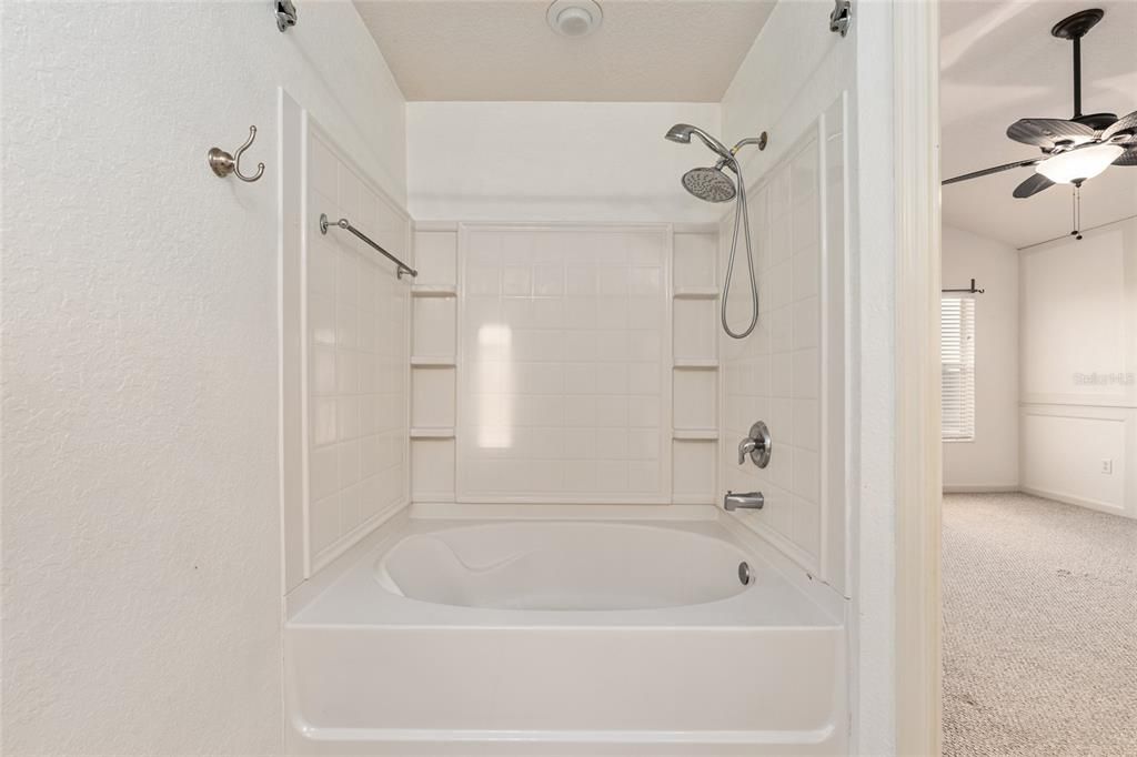 For Sale: $200,000 (3 beds, 2 baths, 1542 Square Feet)