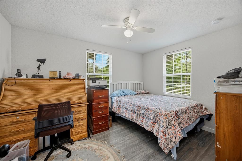 For Sale: $272,500 (2 beds, 2 baths, 1052 Square Feet)