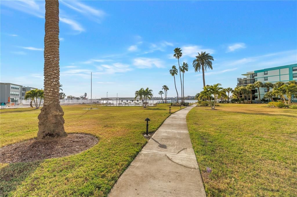 For Sale: $230,000 (1 beds, 1 baths, 1078 Square Feet)