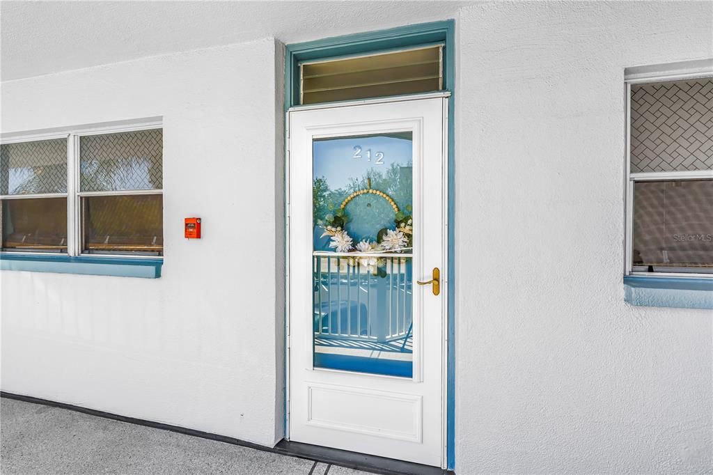 For Sale: $230,000 (1 beds, 1 baths, 1078 Square Feet)