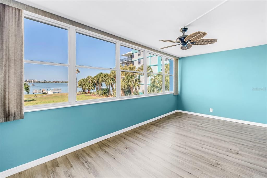 For Sale: $230,000 (1 beds, 1 baths, 1078 Square Feet)
