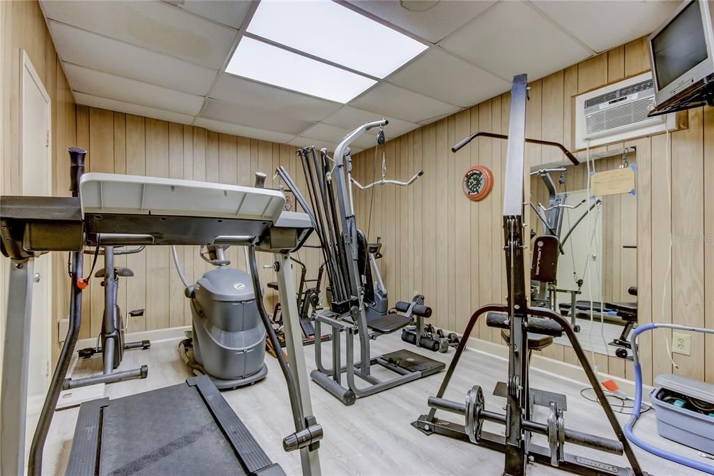 For Sale: $230,000 (1 beds, 1 baths, 1078 Square Feet)