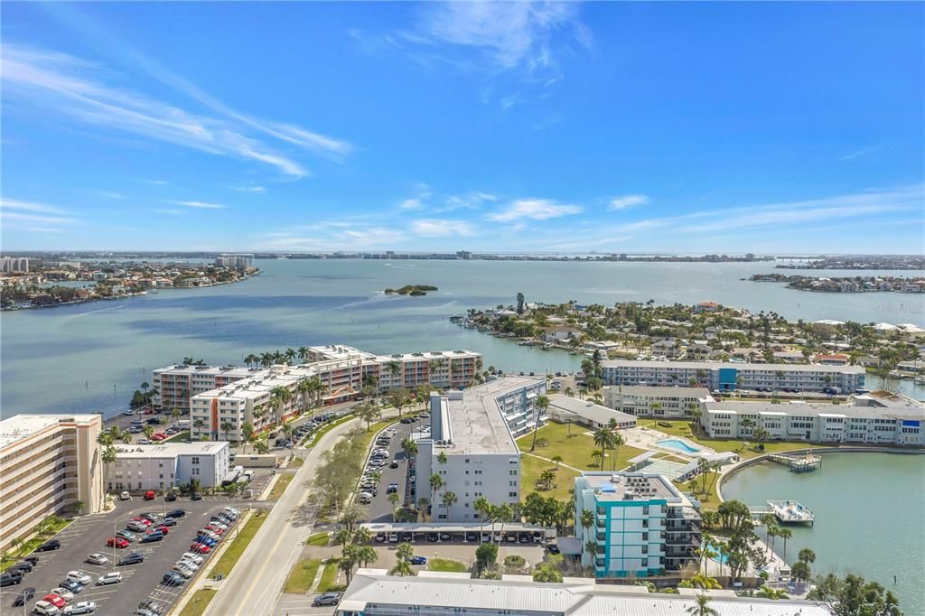 For Sale: $230,000 (1 beds, 1 baths, 1078 Square Feet)