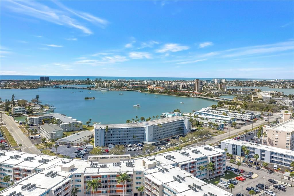 For Sale: $230,000 (1 beds, 1 baths, 1078 Square Feet)