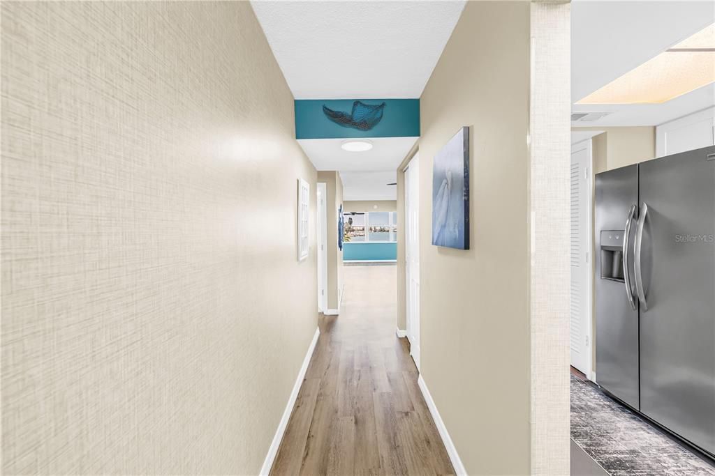 For Sale: $230,000 (1 beds, 1 baths, 1078 Square Feet)